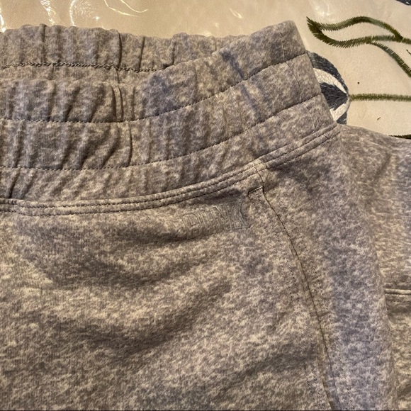 VS Pink Active • Grey Space Dye Athletic Leggings - Picture 7 of 7